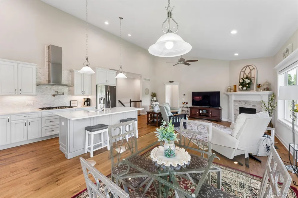 4800 Chestnut Springs Drive Genoa Township, MI 48843