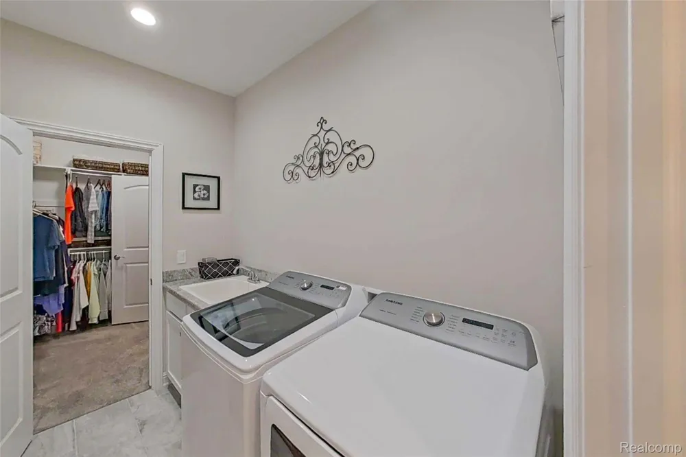 4800 Chestnut Springs Drive Genoa Township, MI 48843