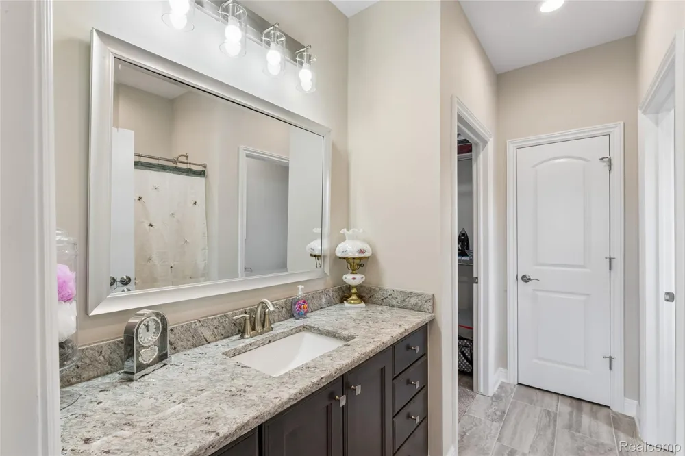 4800 Chestnut Springs Drive Genoa Township, MI 48843