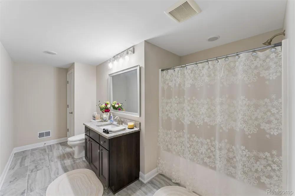 4800 Chestnut Springs Drive Genoa Township, MI 48843