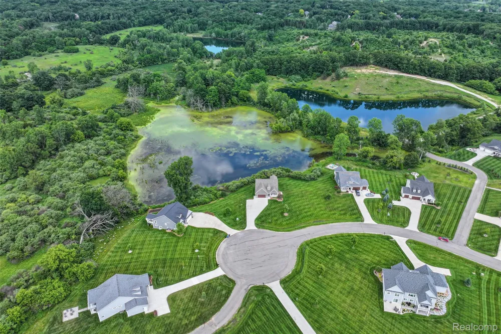4800 Chestnut Springs Drive Genoa Township, MI 48843