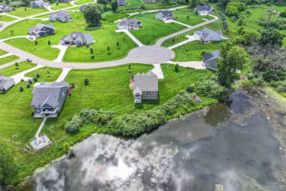 4800 Chestnut Springs Drive Genoa Township, MI 48843