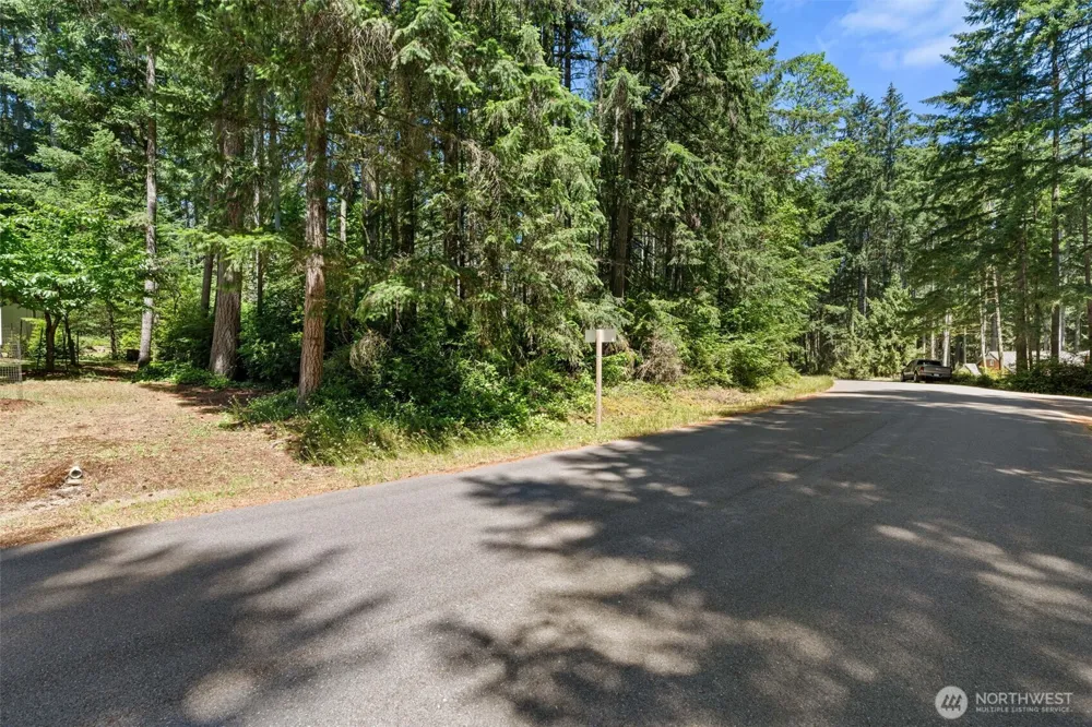 11103 Leschi Circle Anderson Island, WA 98303