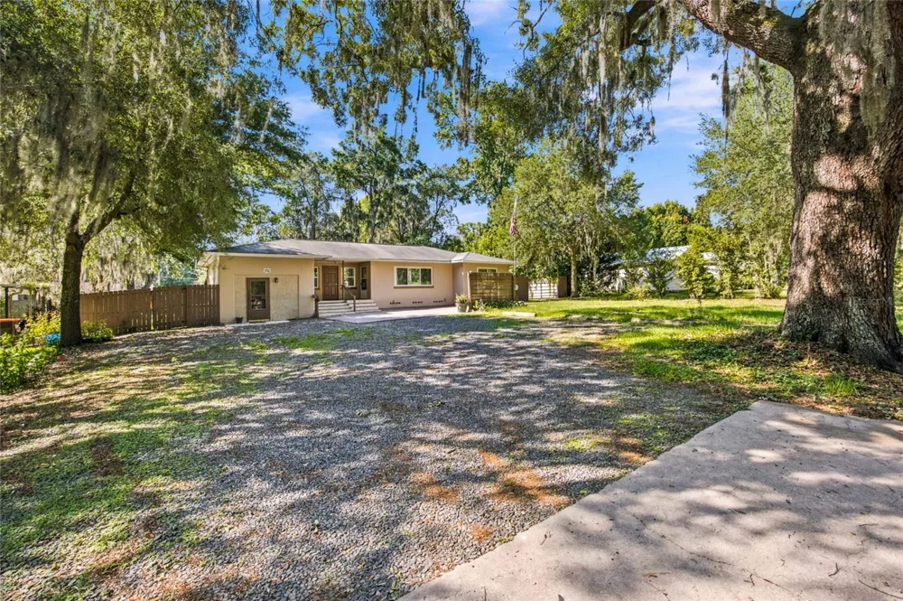 5762 S AGNEW ROAD Belleview, FL 34420