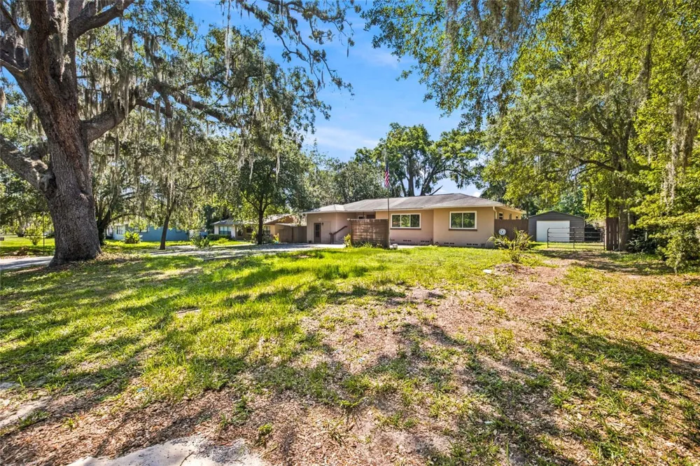 5762 S AGNEW ROAD Belleview, FL 34420