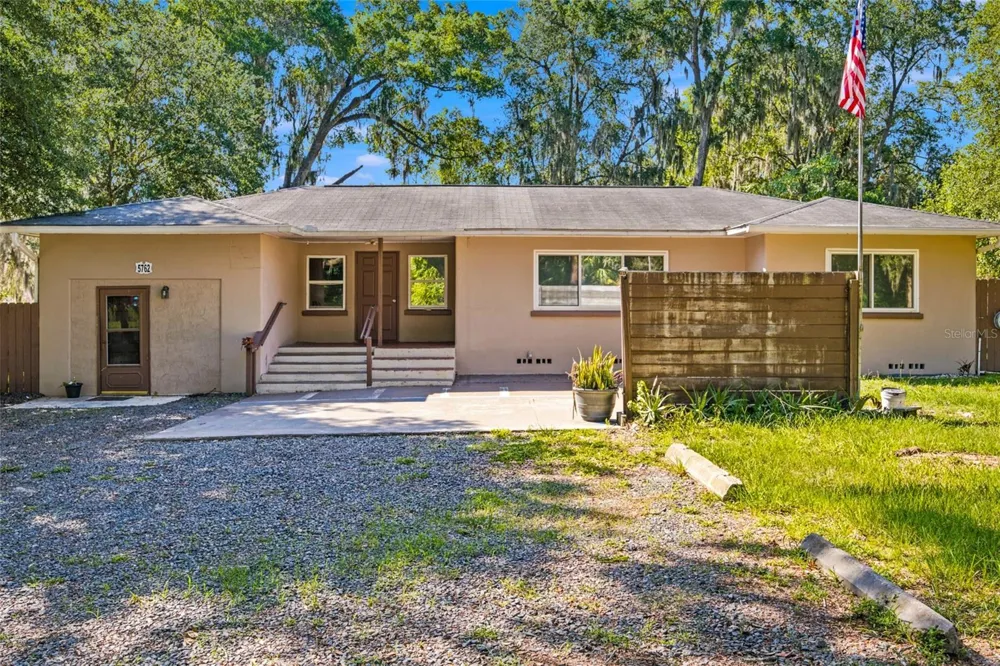 5762 S AGNEW ROAD Belleview, FL 34420