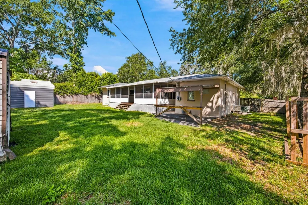 5762 S AGNEW ROAD Belleview, FL 34420