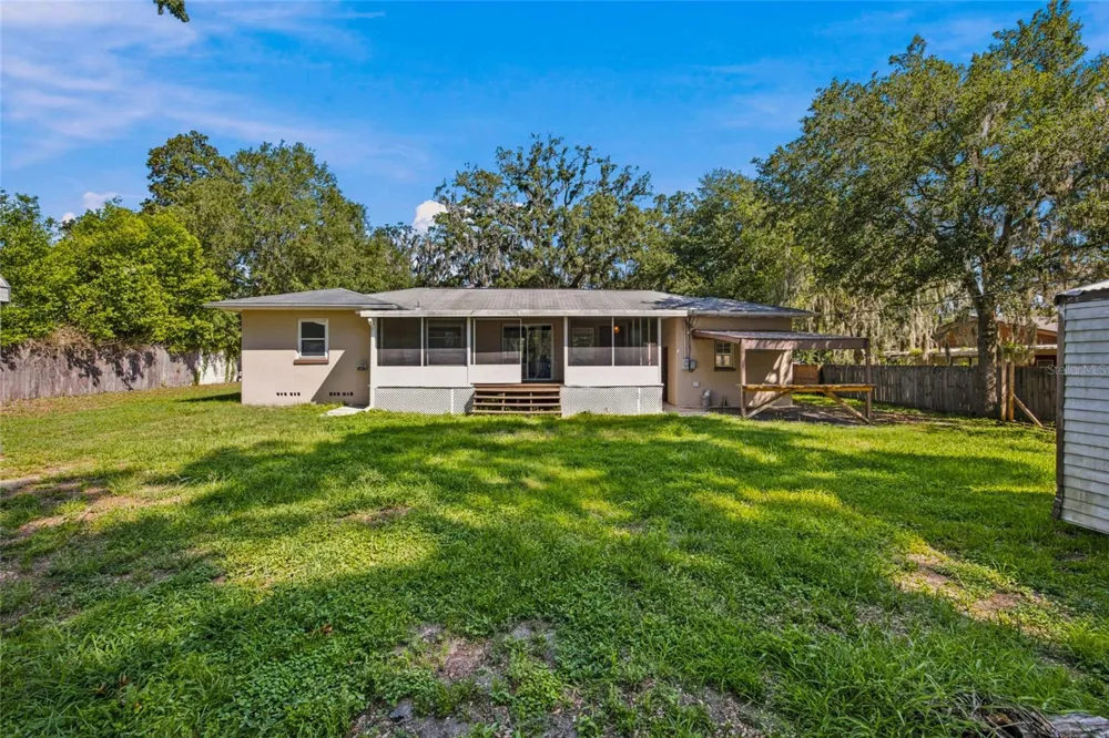 5762 S AGNEW ROAD Belleview, FL 34420
