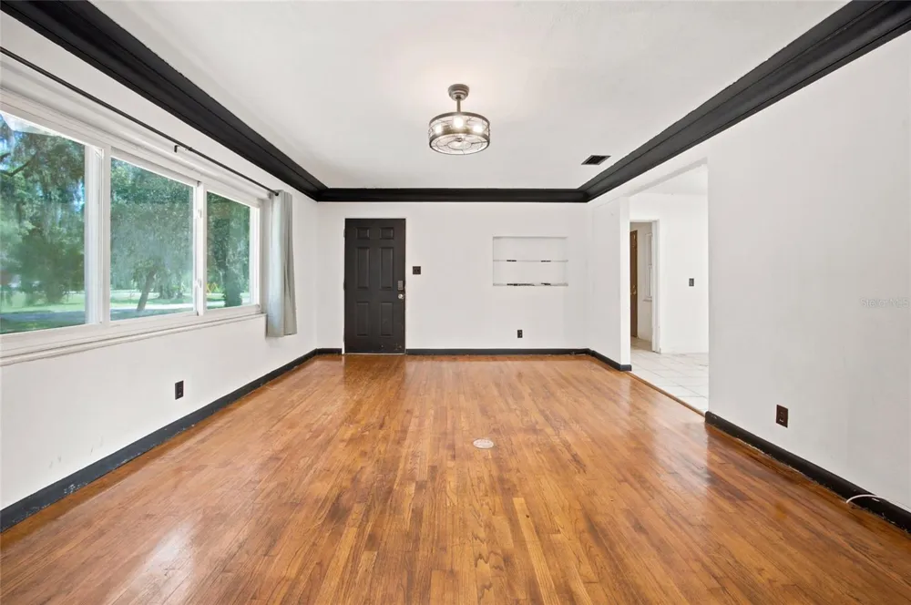 5762 S AGNEW ROAD Belleview, FL 34420