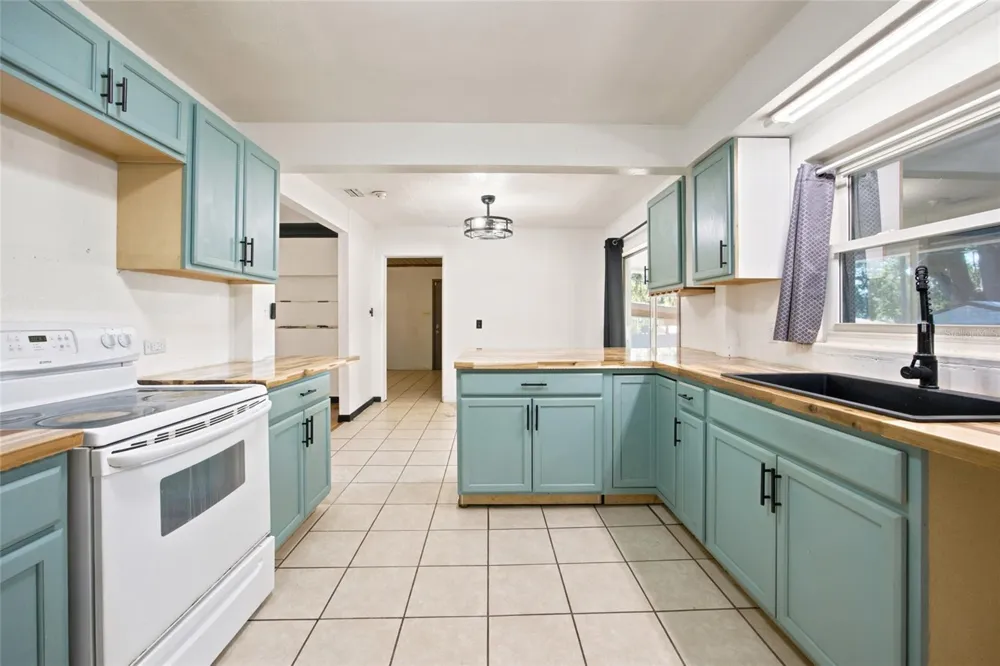 5762 S AGNEW ROAD Belleview, FL 34420