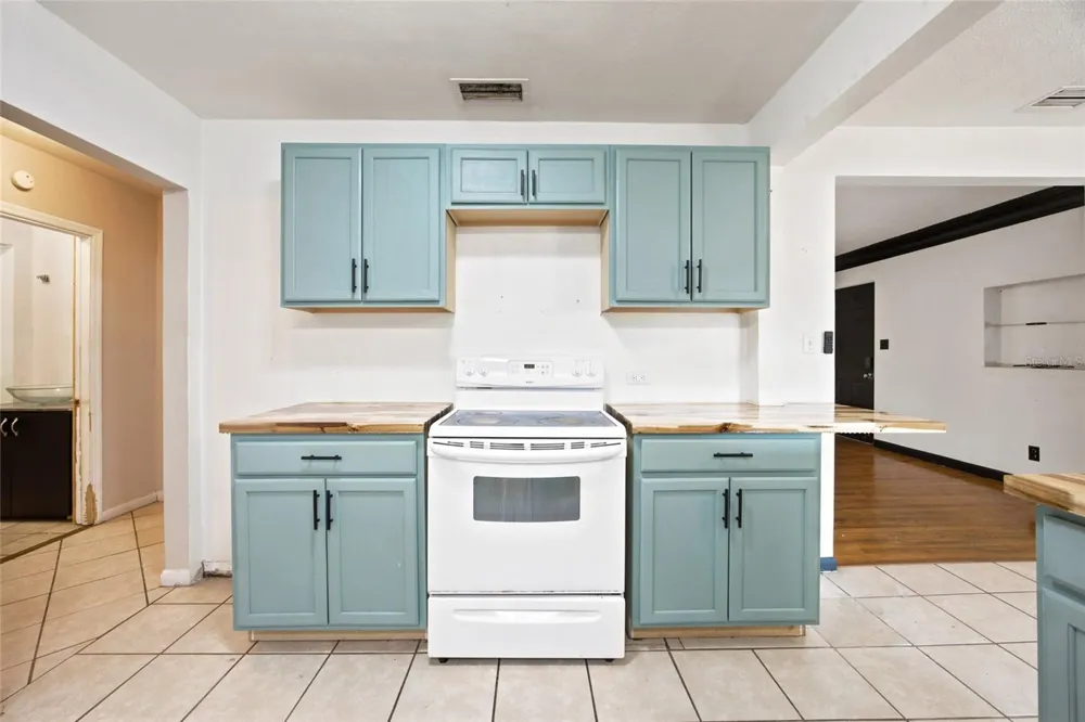 5762 S AGNEW ROAD Belleview, FL 34420