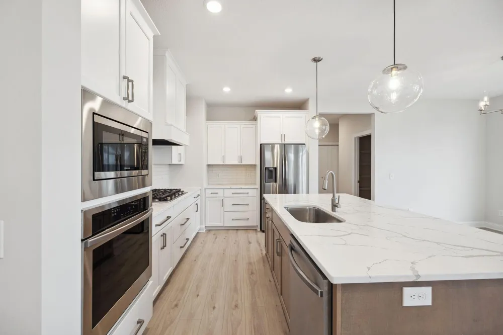 10268 Arrowwood Path Woodbury, MN 55129