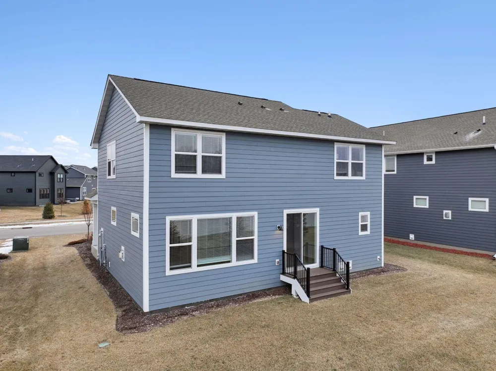 10268 Arrowwood Path Woodbury, MN 55129