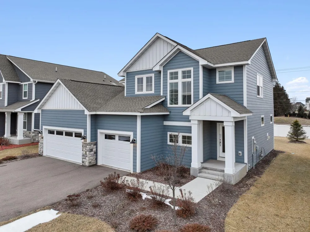 10268 Arrowwood Path Woodbury, MN 55129