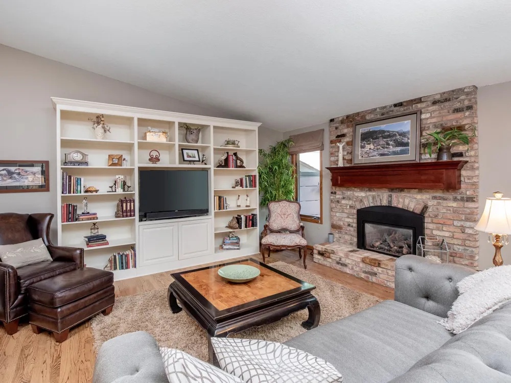 493 Sterling Street S Maplewood, MN 55119