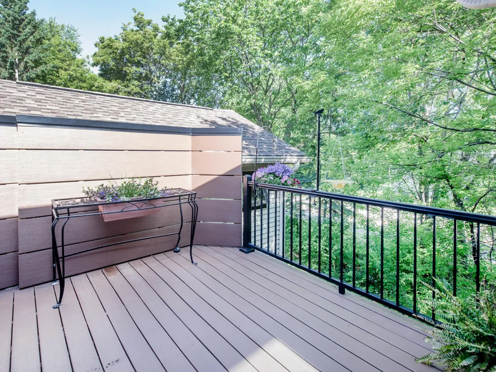493 Sterling Street S Maplewood, MN 55119