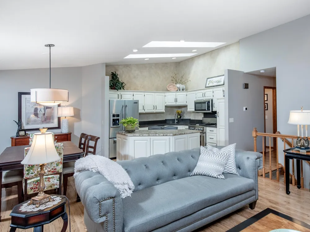 493 Sterling Street S Maplewood, MN 55119