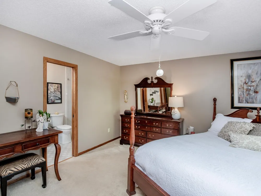 493 Sterling Street S Maplewood, MN 55119