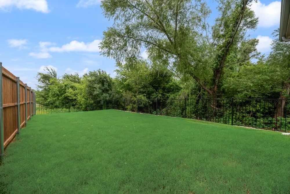 1080 Birdie Street Gunter, TX 75058
