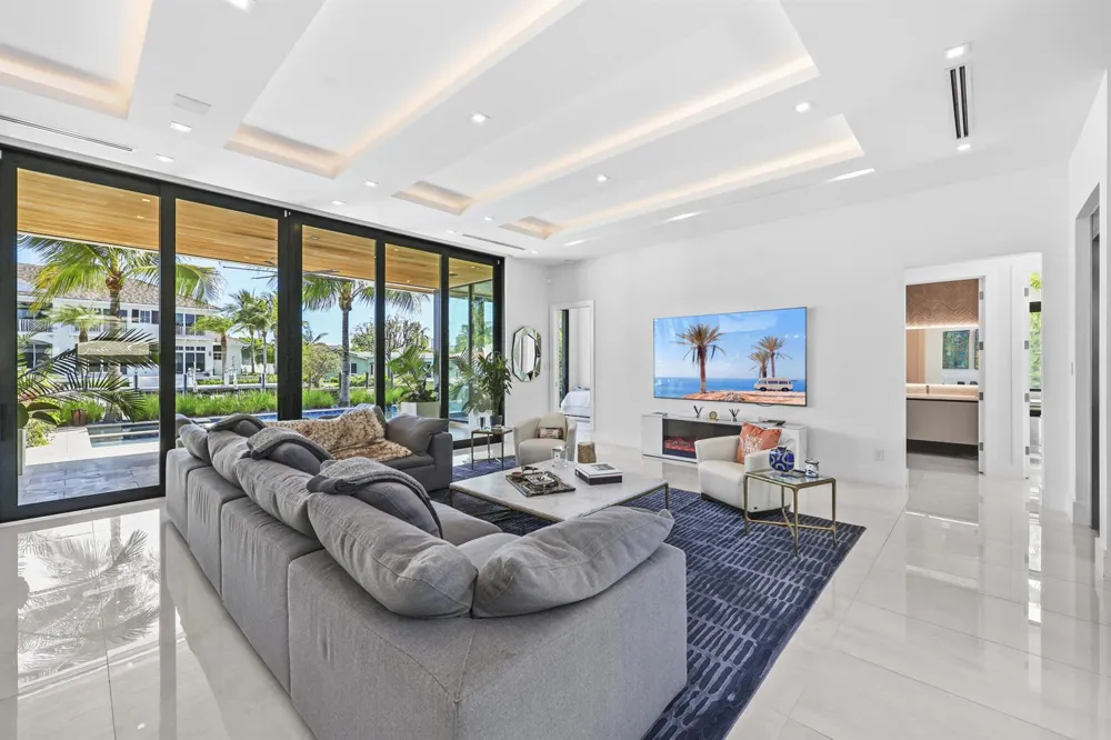 2863 NE 27th Street Fort Lauderdale, FL 33306