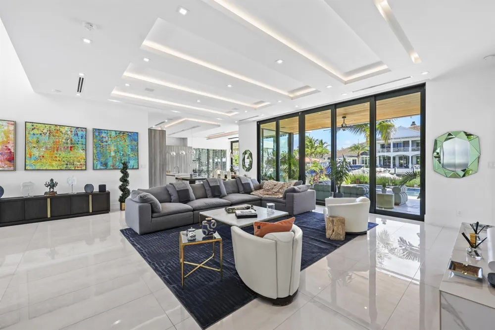 2863 NE 27th Street Fort Lauderdale, FL 33306
