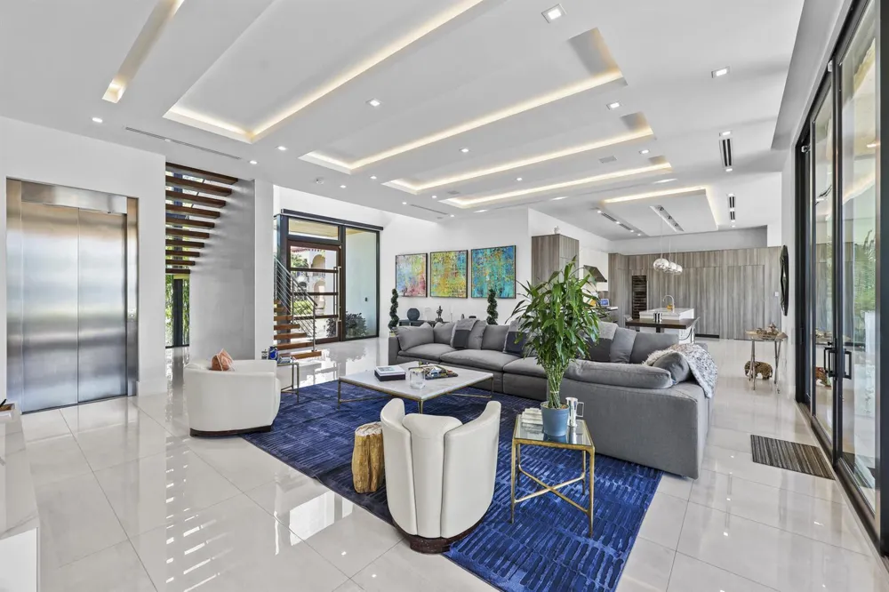 2863 NE 27th Street Fort Lauderdale, FL 33306