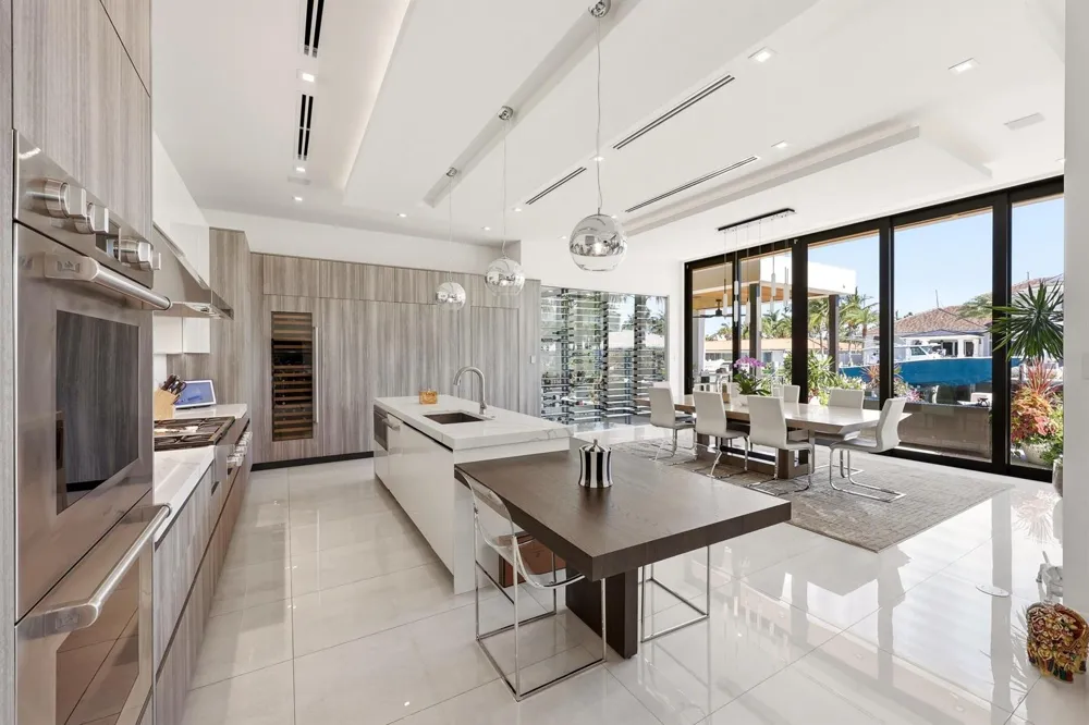 2863 NE 27th Street Fort Lauderdale, FL 33306