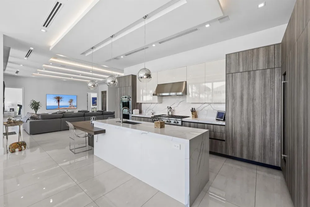 2863 NE 27th Street Fort Lauderdale, FL 33306