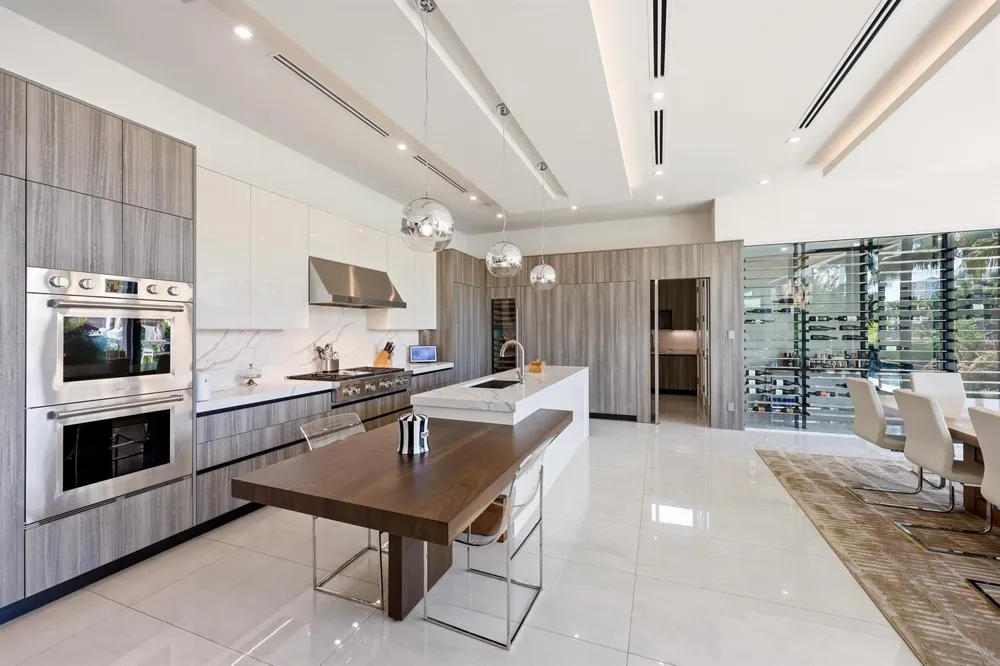 2863 NE 27th Street Fort Lauderdale, FL 33306