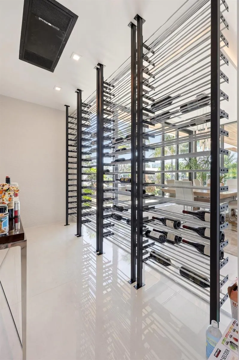 2863 NE 27th Street Fort Lauderdale, FL 33306