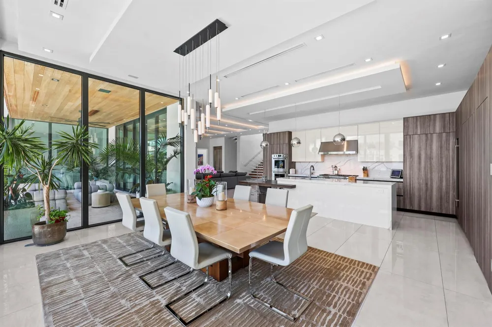2863 NE 27th Street Fort Lauderdale, FL 33306