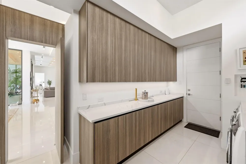 2863 NE 27th Street Fort Lauderdale, FL 33306