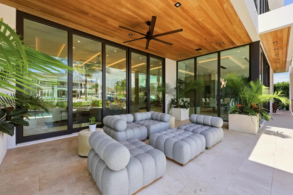 2863 NE 27th Street Fort Lauderdale, FL 33306