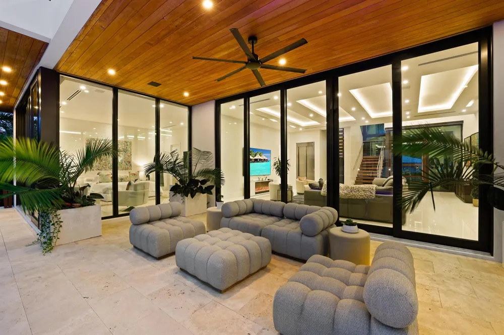 2863 NE 27th Street Fort Lauderdale, FL 33306