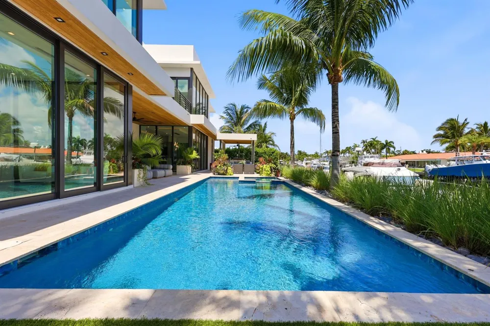 2863 NE 27th Street Fort Lauderdale, FL 33306