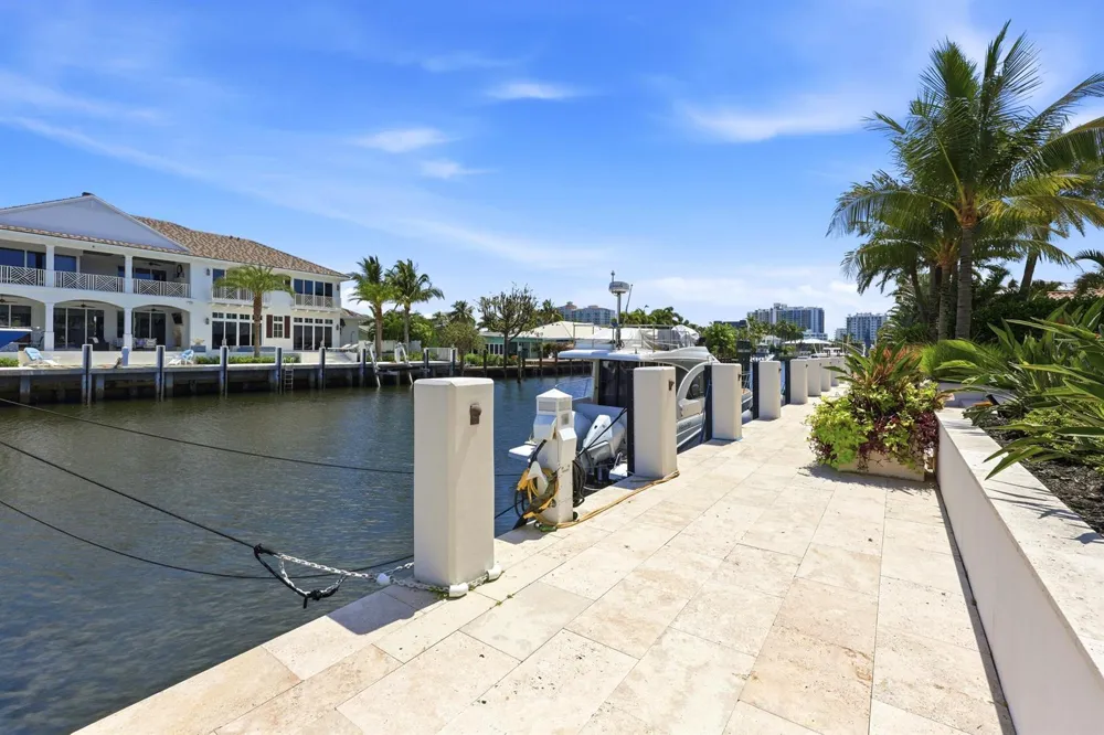 2863 NE 27th Street Fort Lauderdale, FL 33306