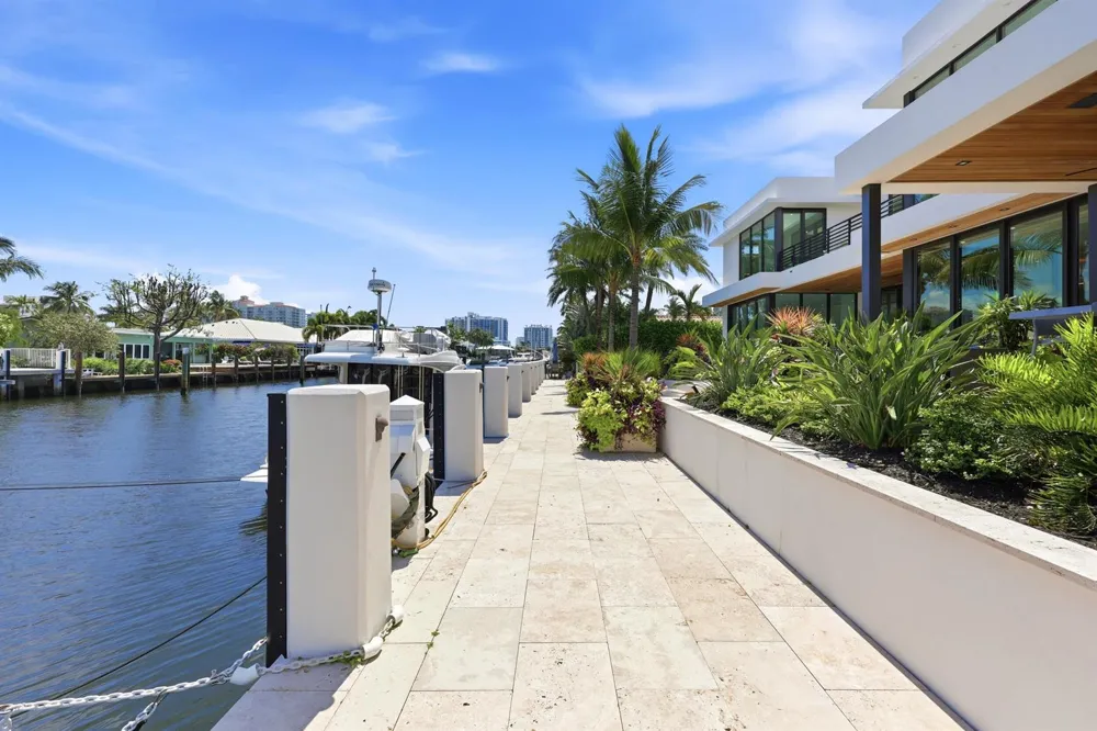 2863 NE 27th Street Fort Lauderdale, FL 33306