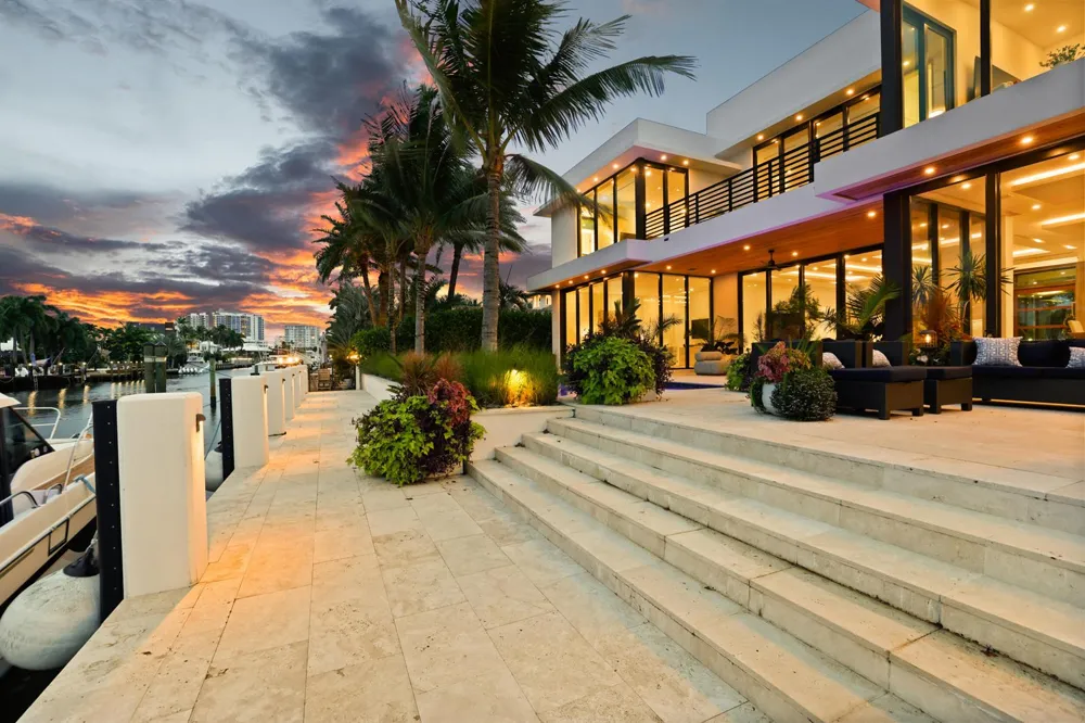 2863 NE 27th Street Fort Lauderdale, FL 33306