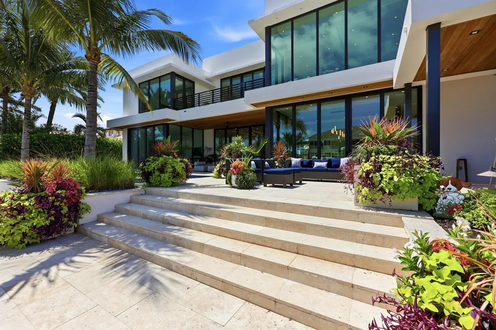 2863 NE 27th Street Fort Lauderdale, FL 33306