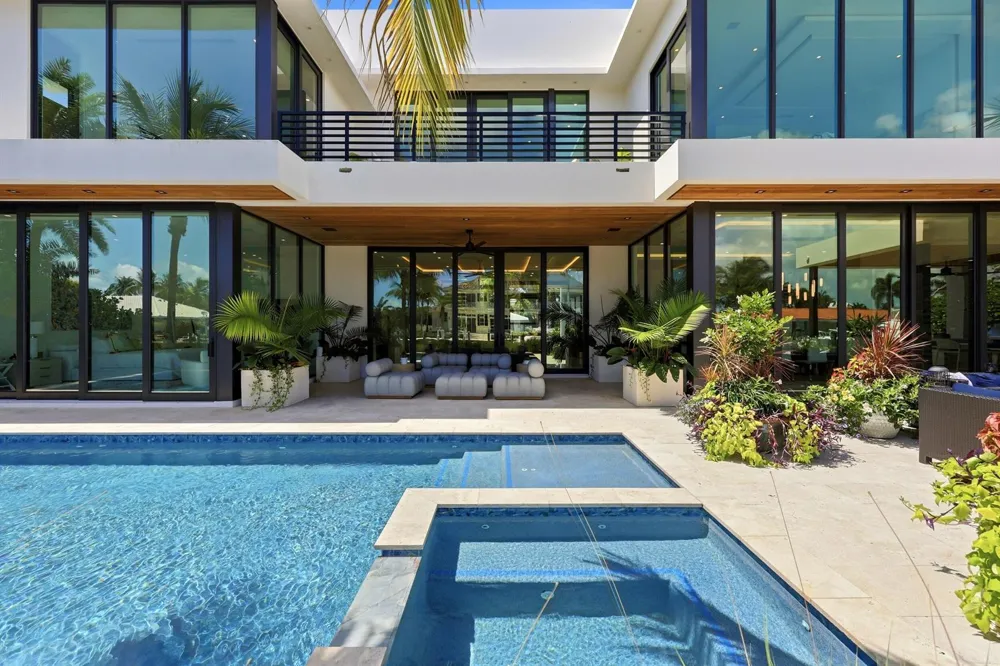 2863 NE 27th Street Fort Lauderdale, FL 33306