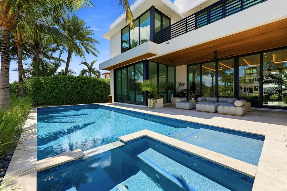 2863 NE 27th Street Fort Lauderdale, FL 33306
