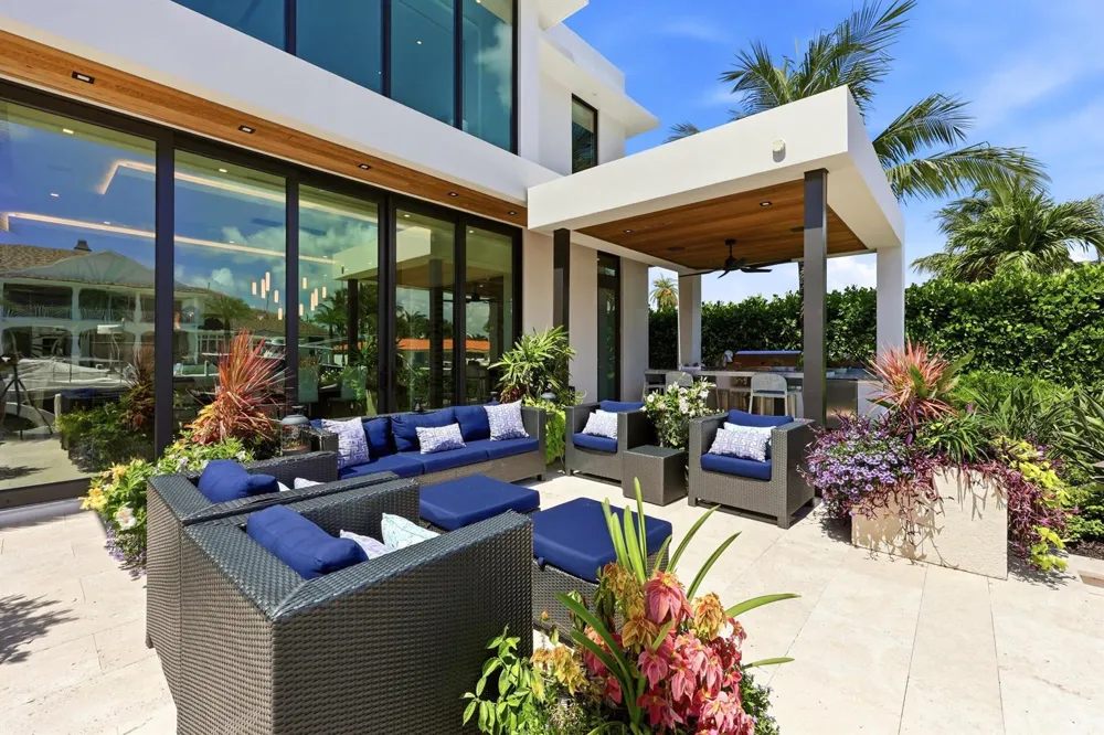 2863 NE 27th Street Fort Lauderdale, FL 33306