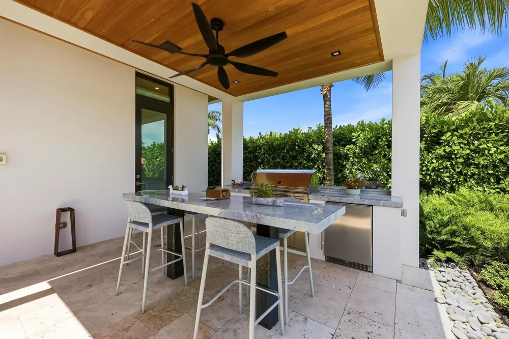 2863 NE 27th Street Fort Lauderdale, FL 33306