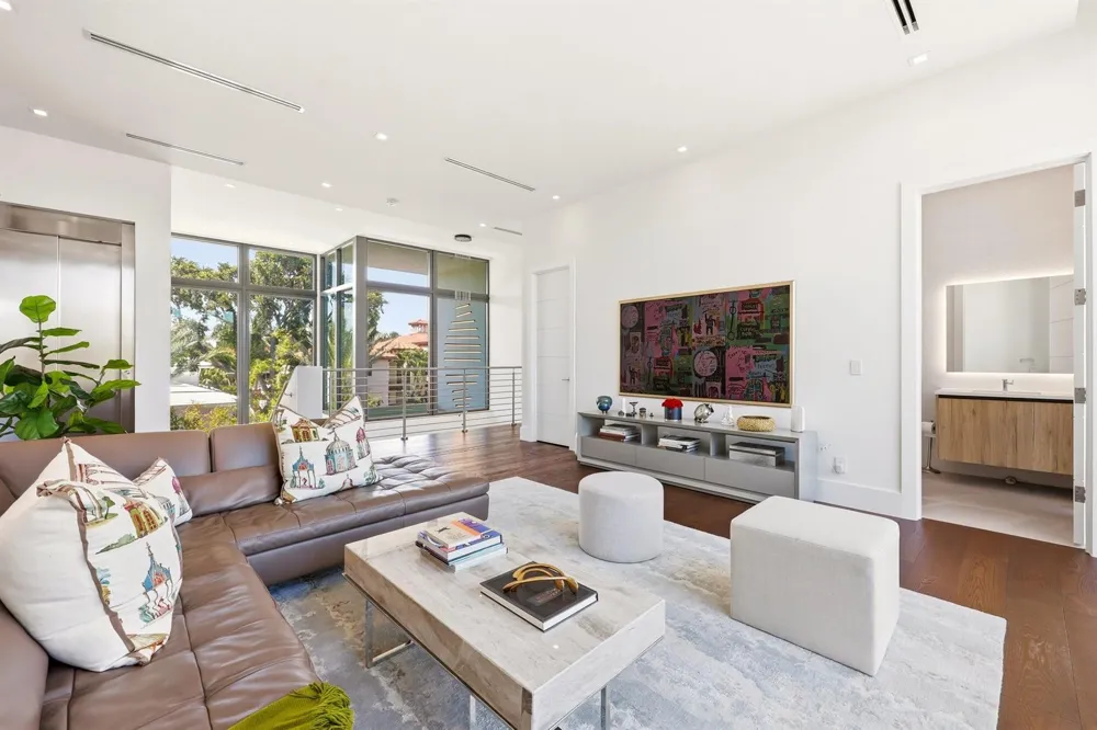 2863 NE 27th Street Fort Lauderdale, FL 33306