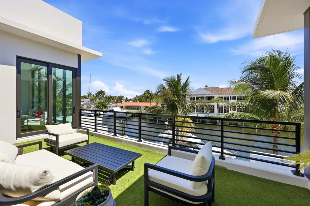 2863 NE 27th Street Fort Lauderdale, FL 33306