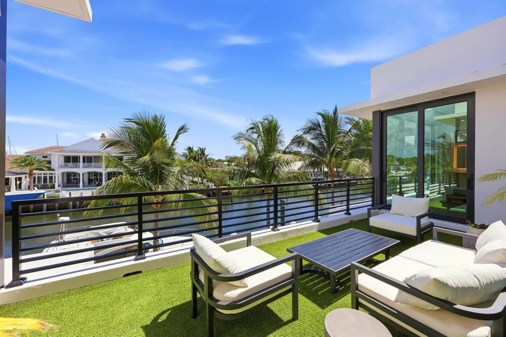 2863 NE 27th Street Fort Lauderdale, FL 33306