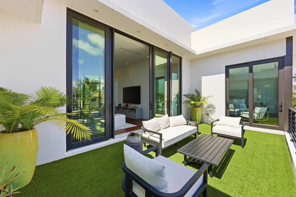 2863 NE 27th Street Fort Lauderdale, FL 33306