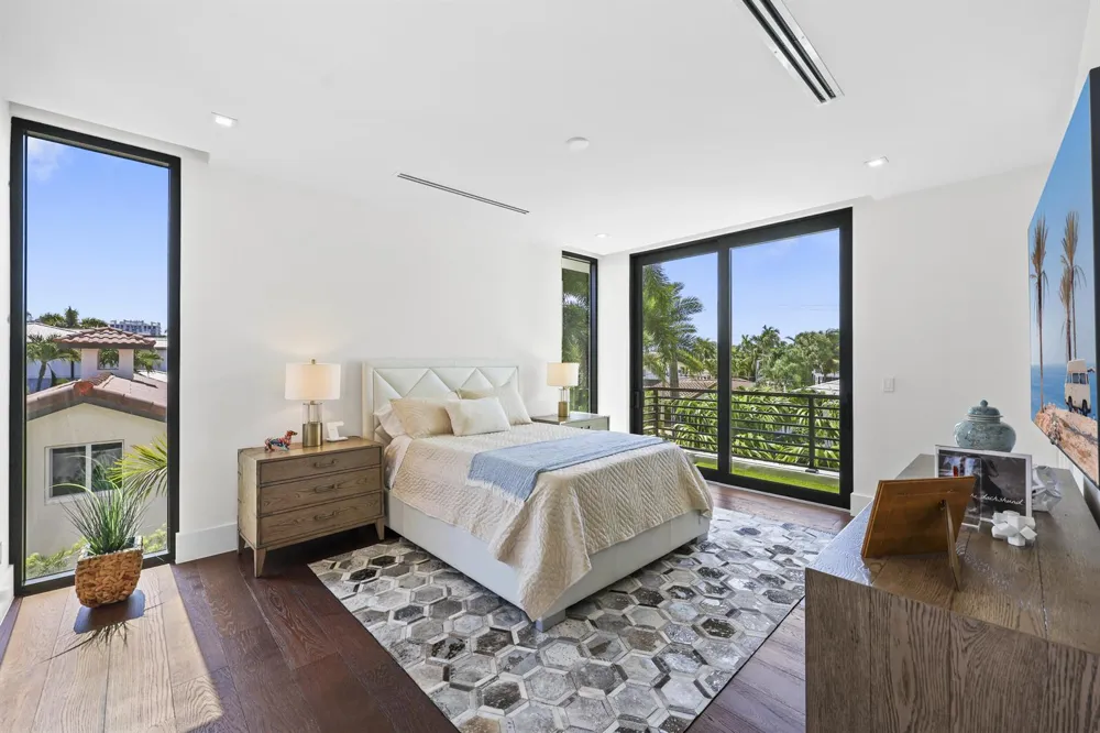 2863 NE 27th Street Fort Lauderdale, FL 33306