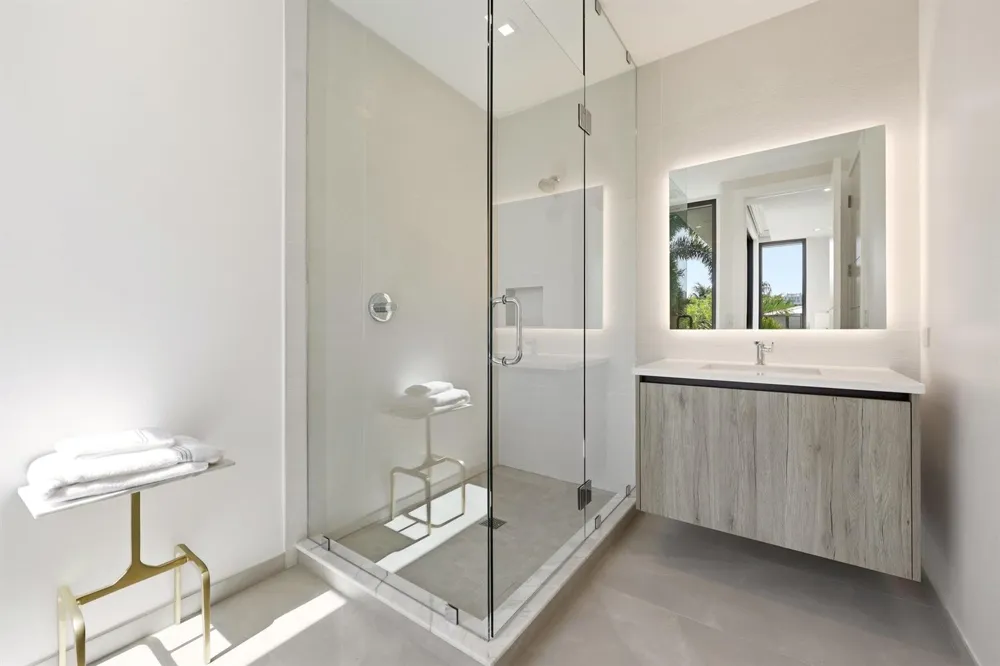 2863 NE 27th Street Fort Lauderdale, FL 33306