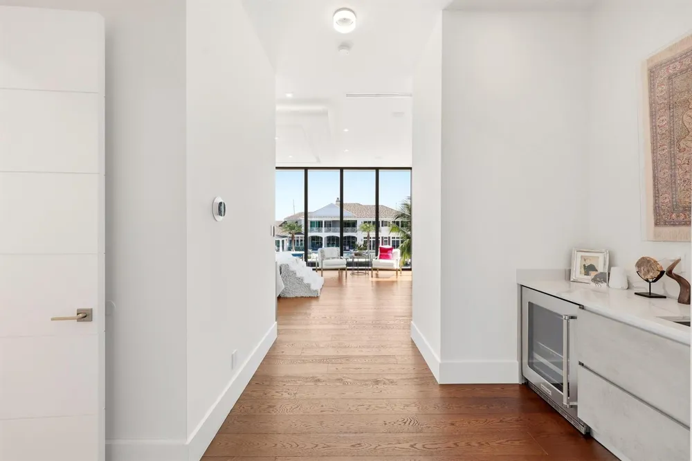2863 NE 27th Street Fort Lauderdale, FL 33306